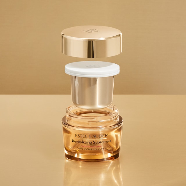 Revitalizing Supreme+ Moisturizer Refill Skincare Gift Set